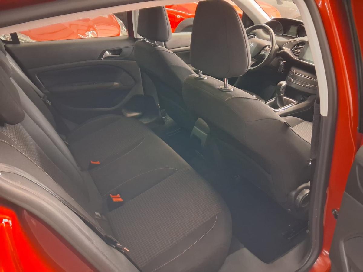 peugeot-308-2017-gasolina-1199cc