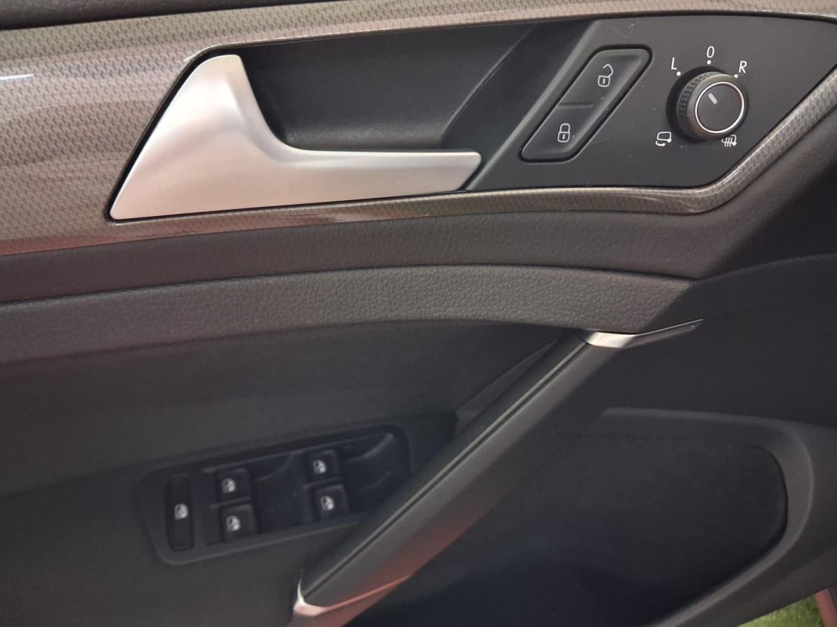 volkswagen-golf-2019-diesel-1598cc