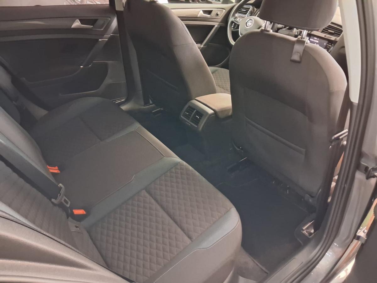 volkswagen-golf-2019-diesel-1598cc