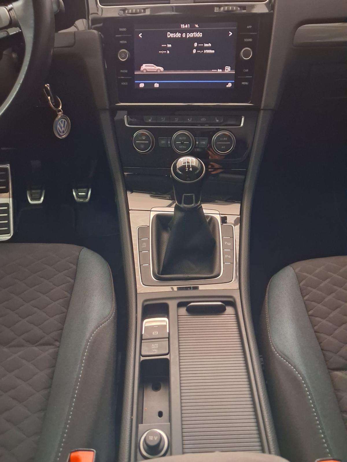 volkswagen-golf-2019-diesel-1598cc
