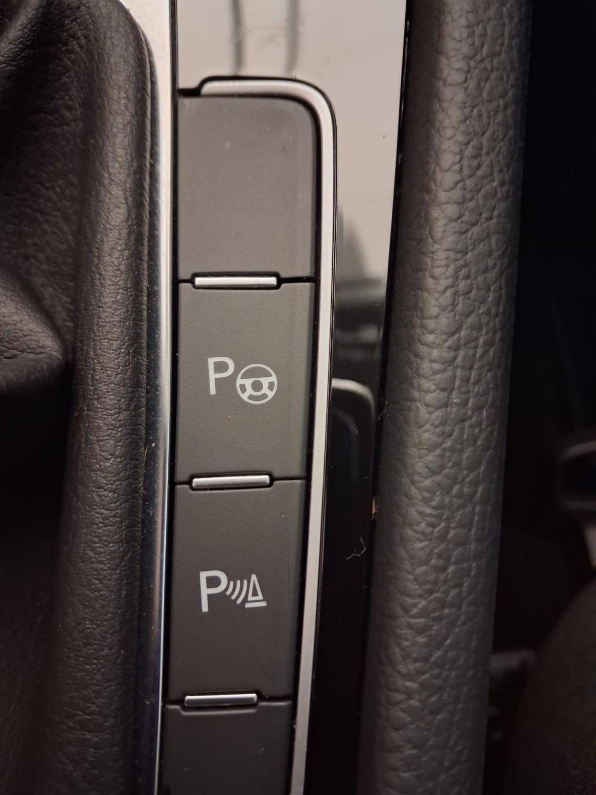 volkswagen-golf-2019-diesel-1598cc
