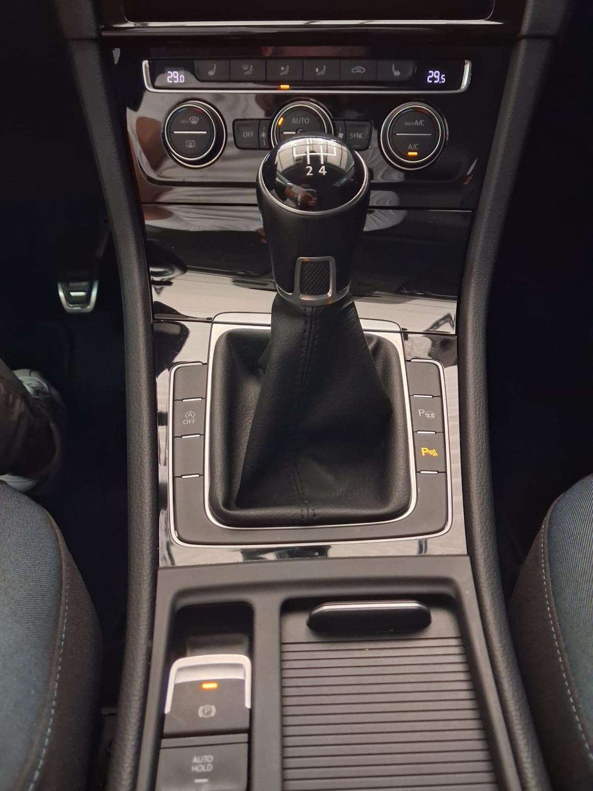 volkswagen-golf-2019-diesel-1598cc