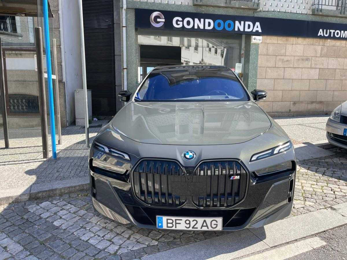 bmw-serie-7-2023-hibrido-a-gasolina-2998cc