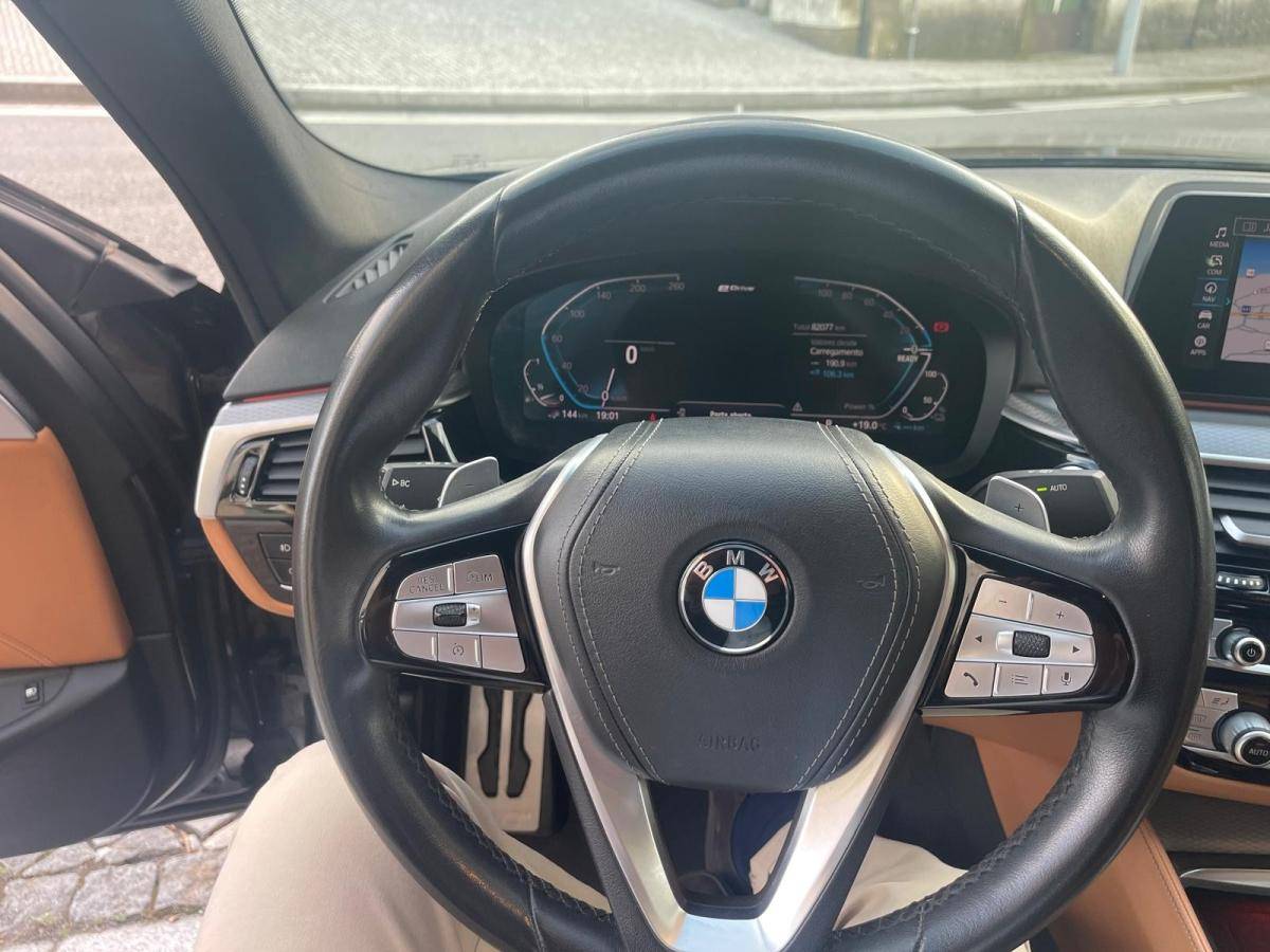 bmw-serie-5-2021-hibrido-a-gasolina-1998cc