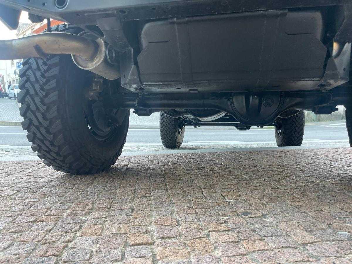 land-rover-defender-2003-diesel-2495cc