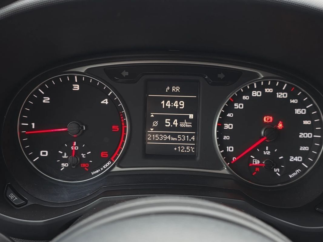 audi-a1-sportback-2014-diesel-1598cc
