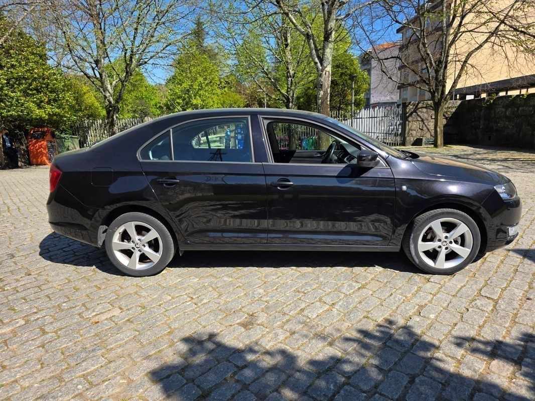 skoda-rapid-2014-gasolina-1197cc