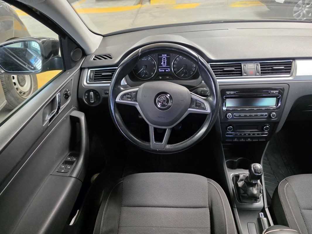 skoda-rapid-2014-gasolina-1197cc