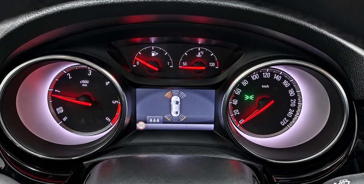 opel-astra-sport-tourer-2016-diesel-1598cc