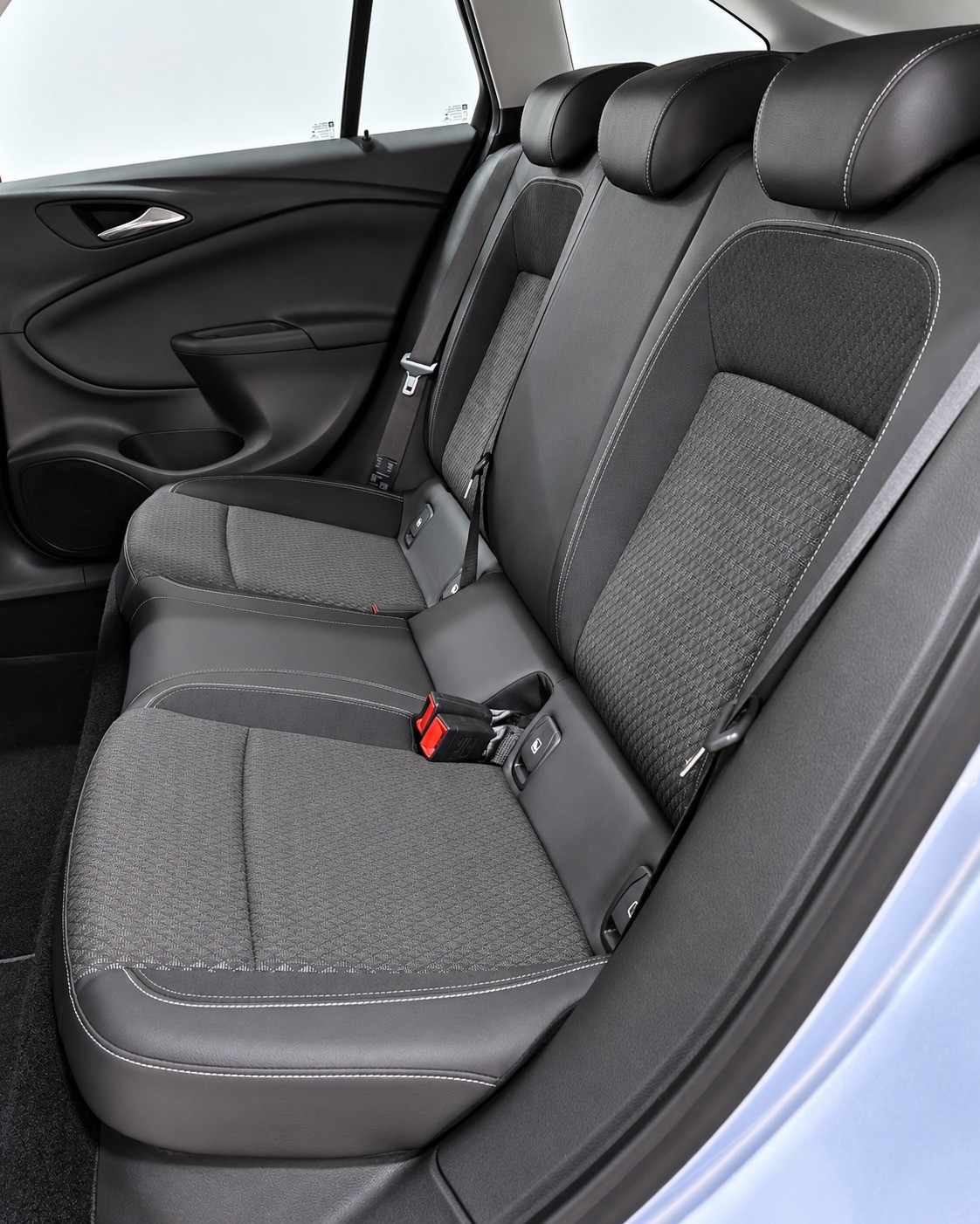 opel-astra-sport-tourer-2016-diesel-1598cc