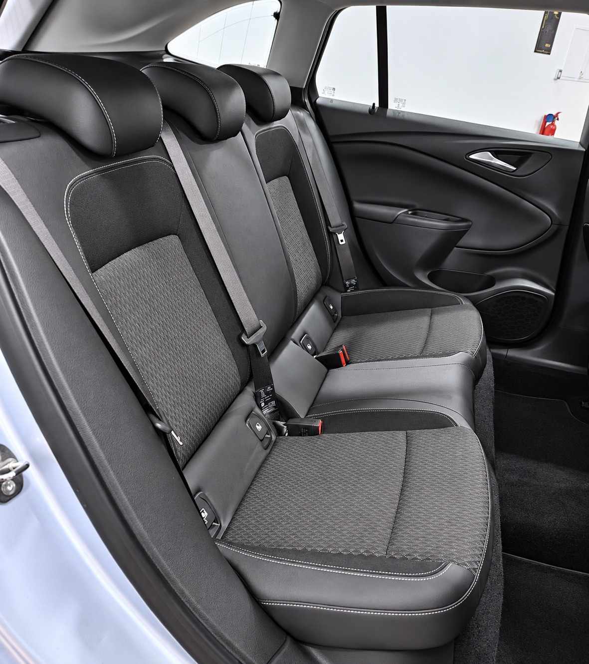opel-astra-sport-tourer-2016-diesel-1598cc