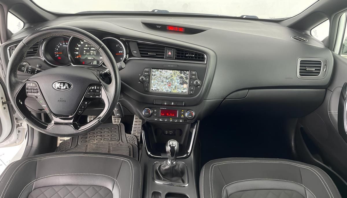 kia-ceed-sw-2016-diesel-1582cc