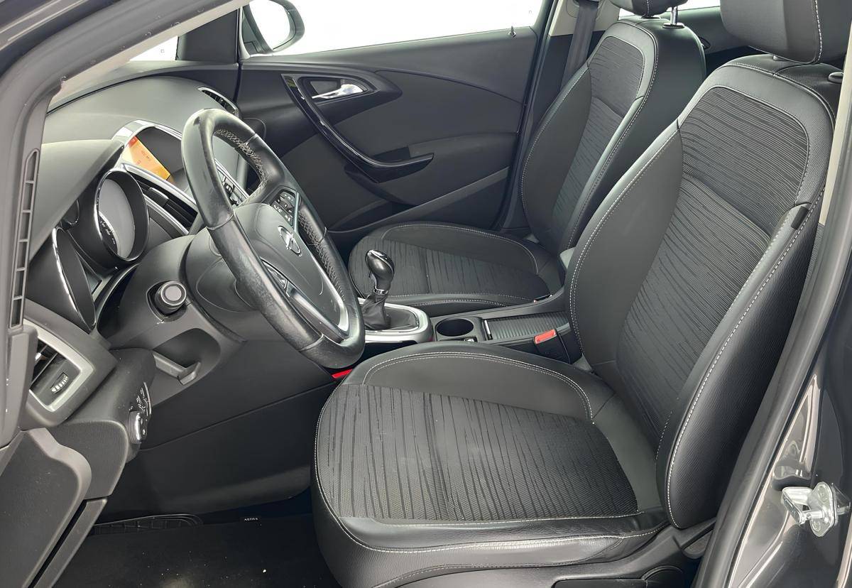 opel-astra-sport-tourer-2015-diesel-1598cc