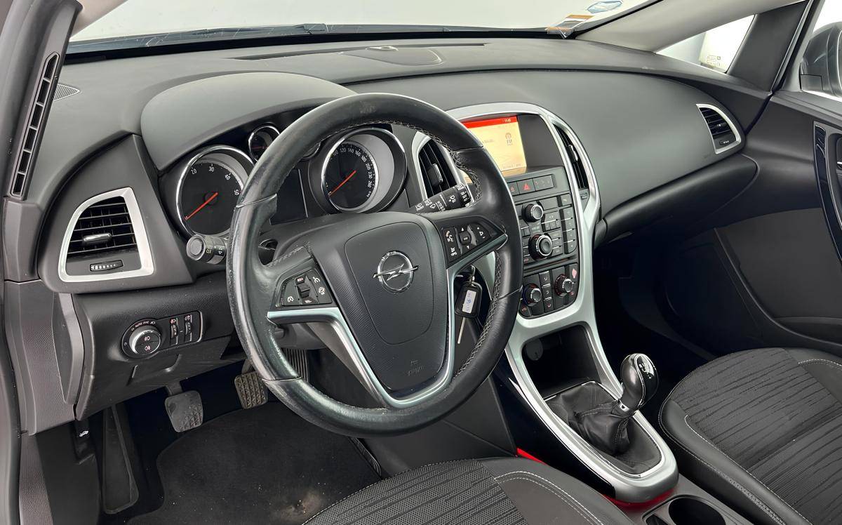 opel-astra-sport-tourer-2015-diesel-1598cc