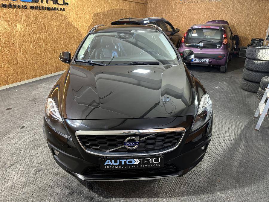 volvo-v40-cross-country-2016-diesel-1969cc