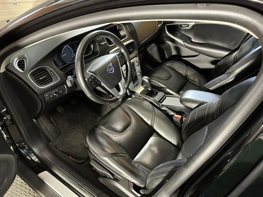 volvo-v40-cross-country-2016-diesel-1969cc