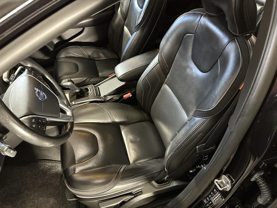 volvo-v40-cross-country-2016-diesel-1969cc