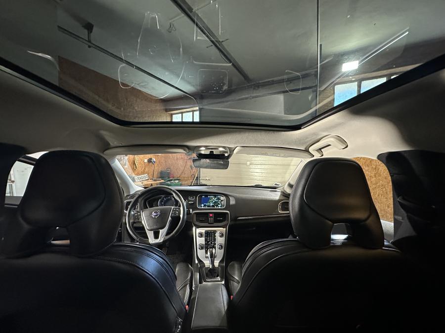 volvo-v40-cross-country-2016-diesel-1969cc