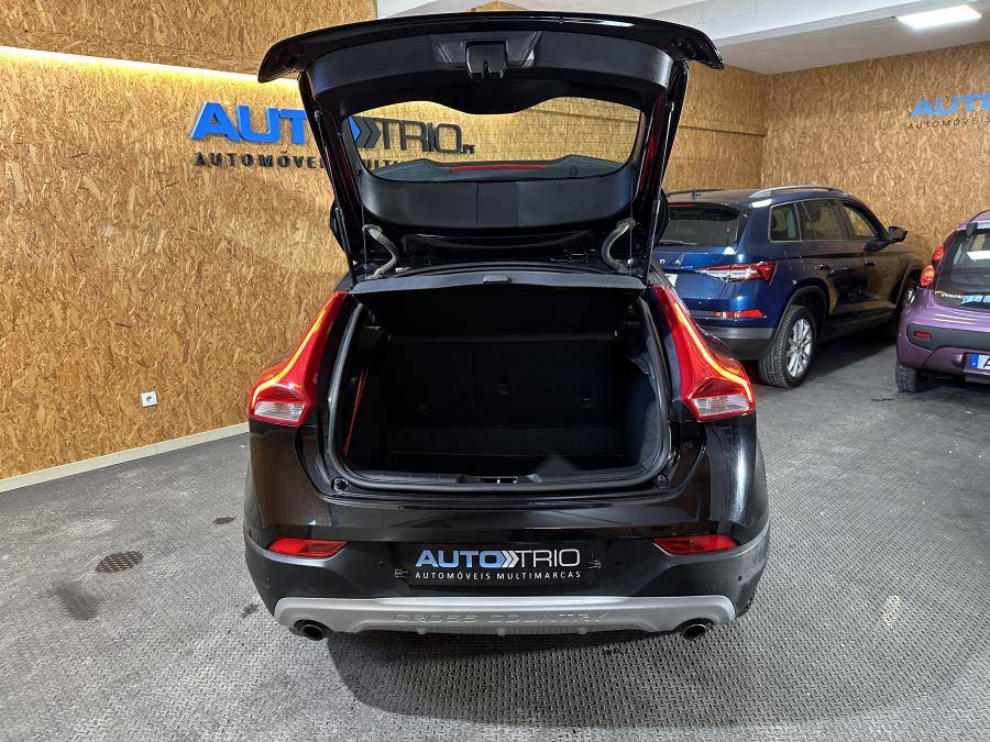 volvo-v40-cross-country-2016-diesel-1969cc