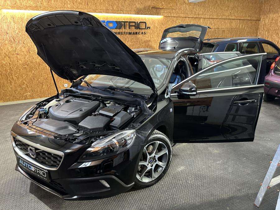 volvo-v40-cross-country-2016-diesel-1969cc