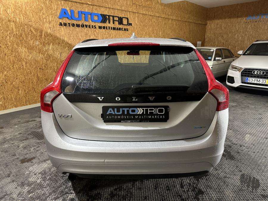volvo-v60-2013-diesel-1560cc