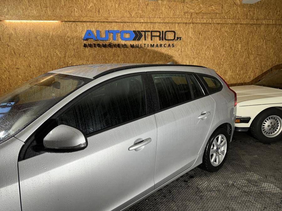 volvo-v60-2013-diesel-1560cc