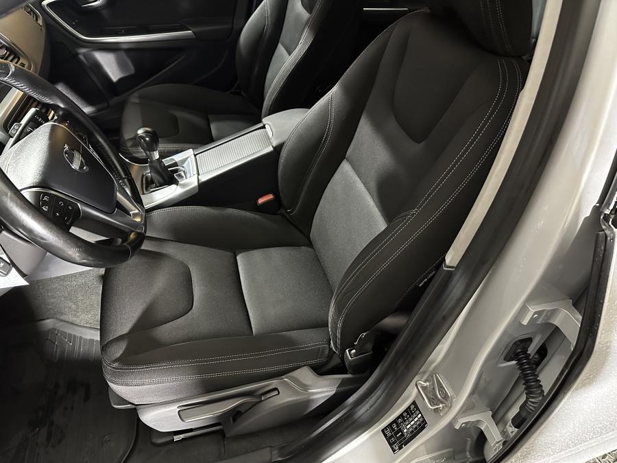 volvo-v60-2013-diesel-1560cc