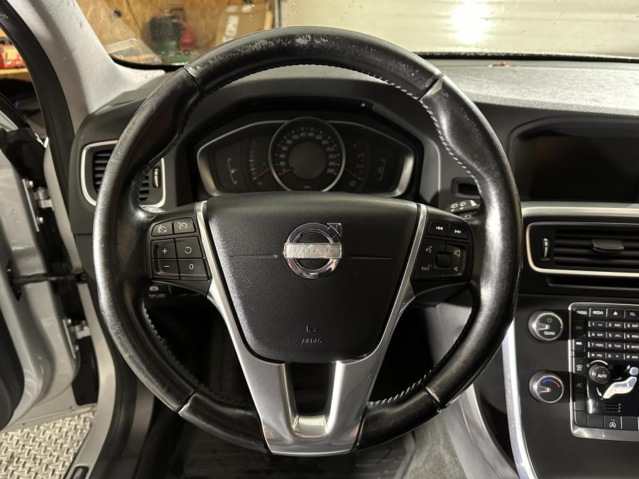 volvo-v60-2013-diesel-1560cc