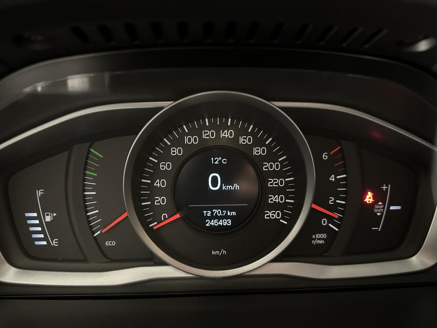 volvo-v60-2013-diesel-1560cc