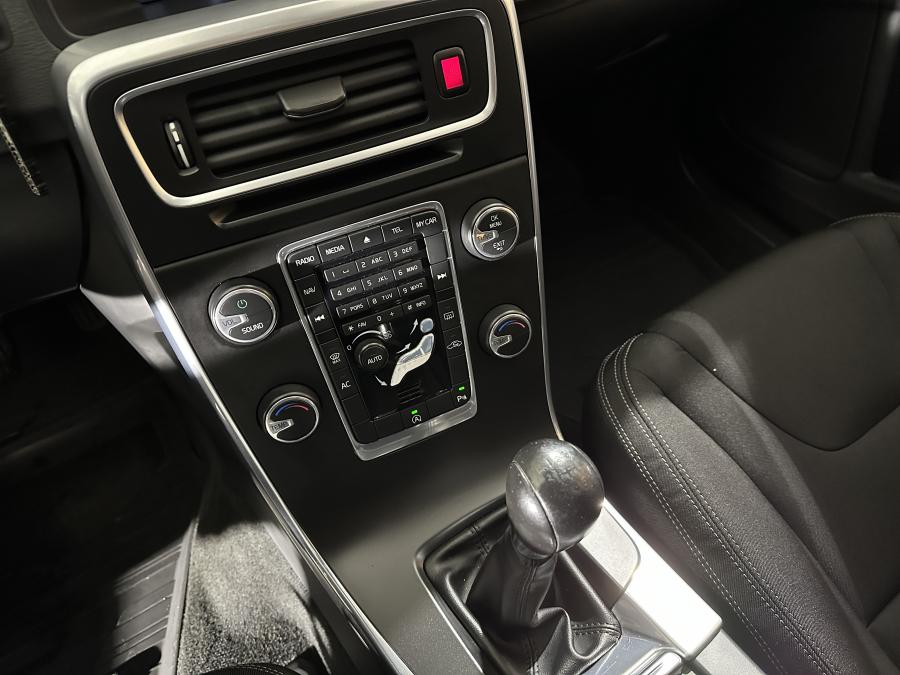 volvo-v60-2013-diesel-1560cc