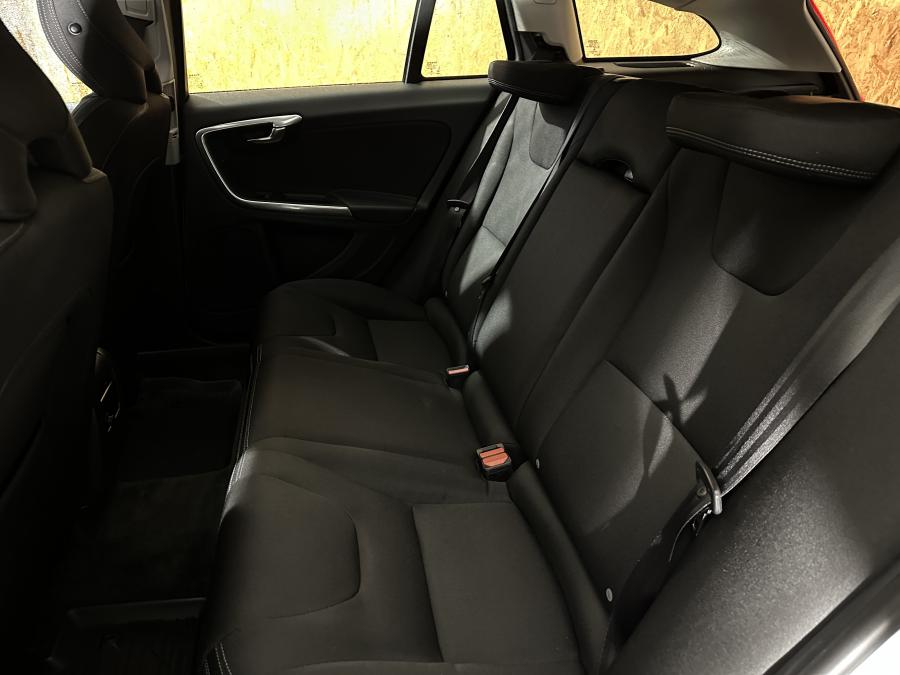 volvo-v60-2013-diesel-1560cc