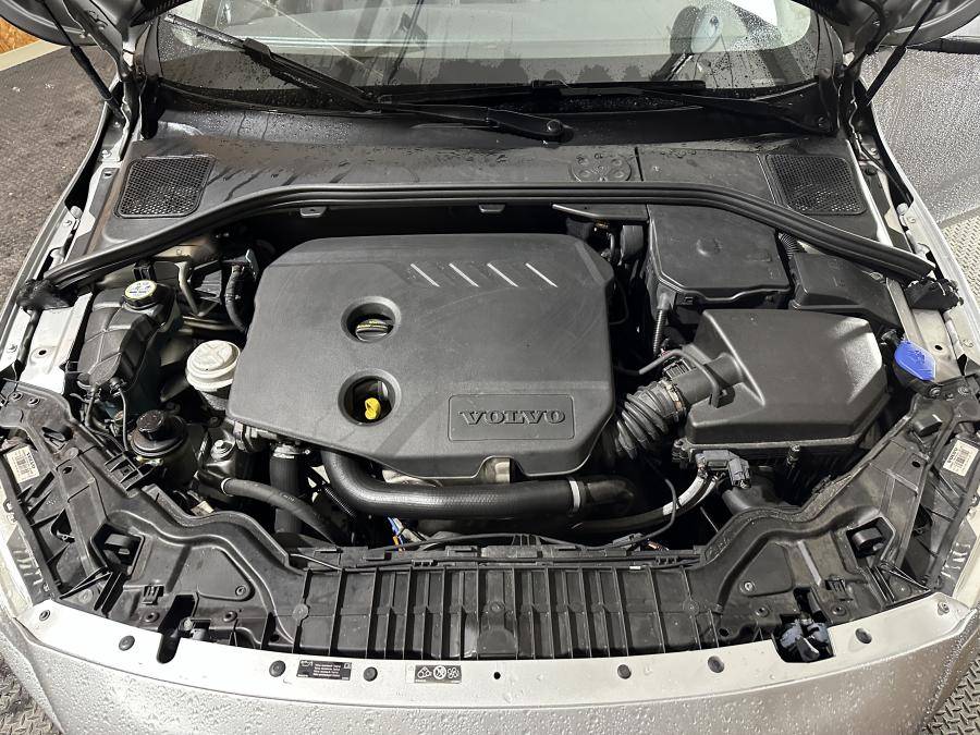 volvo-v60-2013-diesel-1560cc