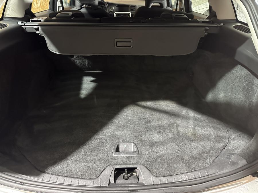 volvo-v60-2013-diesel-1560cc