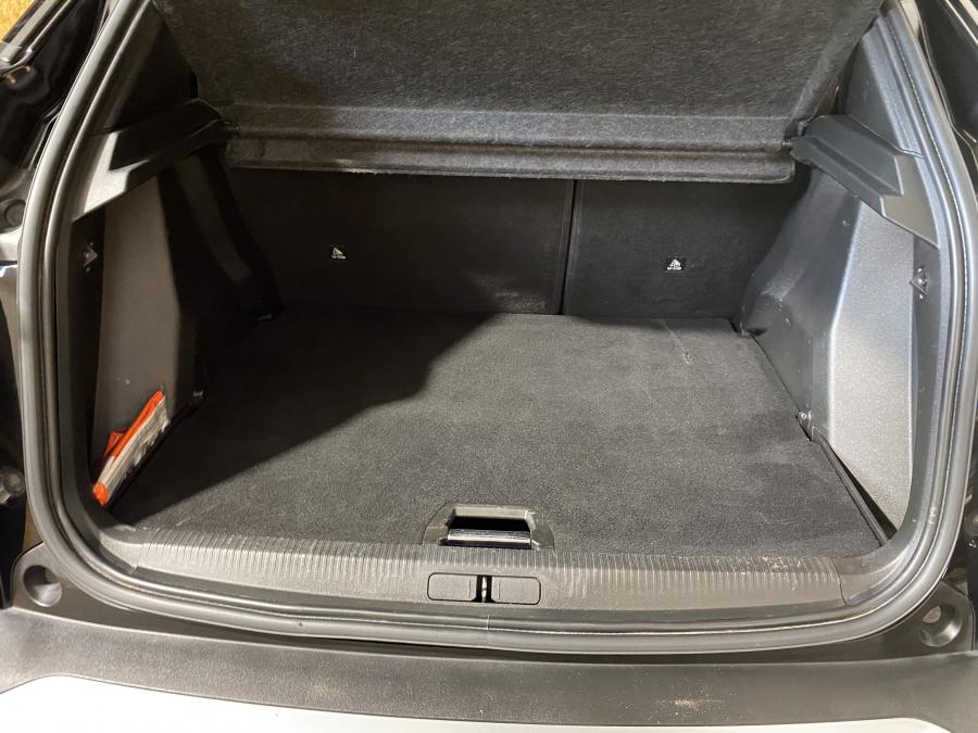 peugeot-2008-2022-gasolina-1199cc