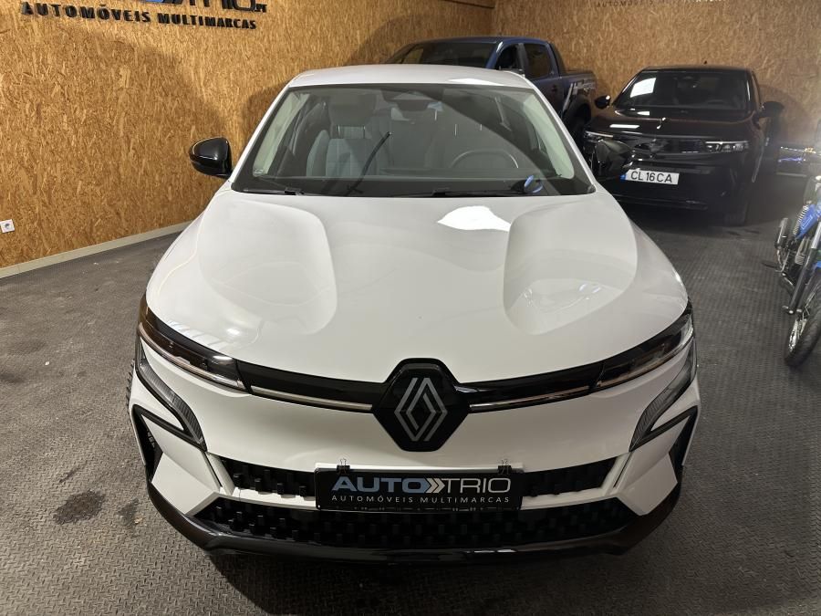 renault-megane-e-tech-2022-eletrico-0cc