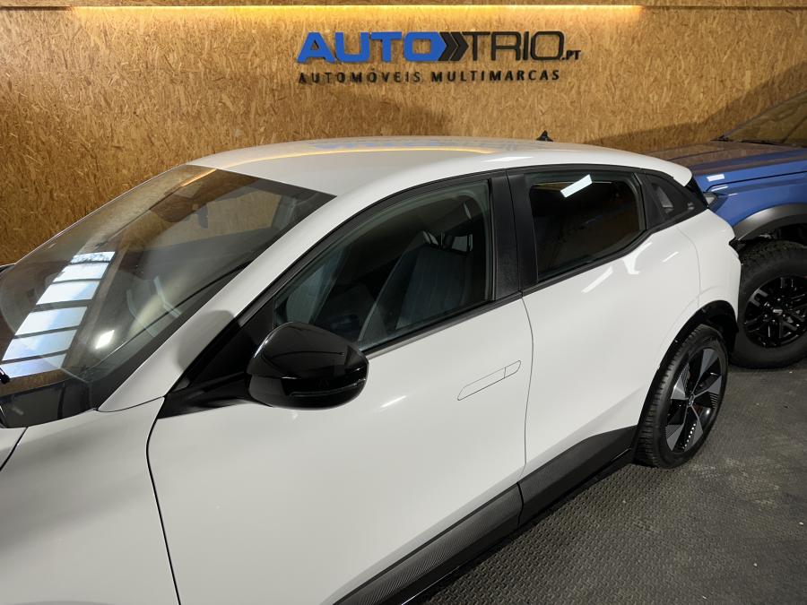 renault-megane-e-tech-2022-eletrico-0cc