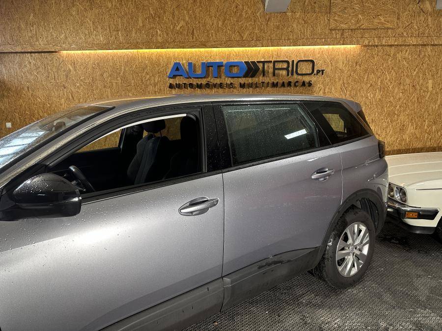 peugeot-5008-2021-diesel-1499cc