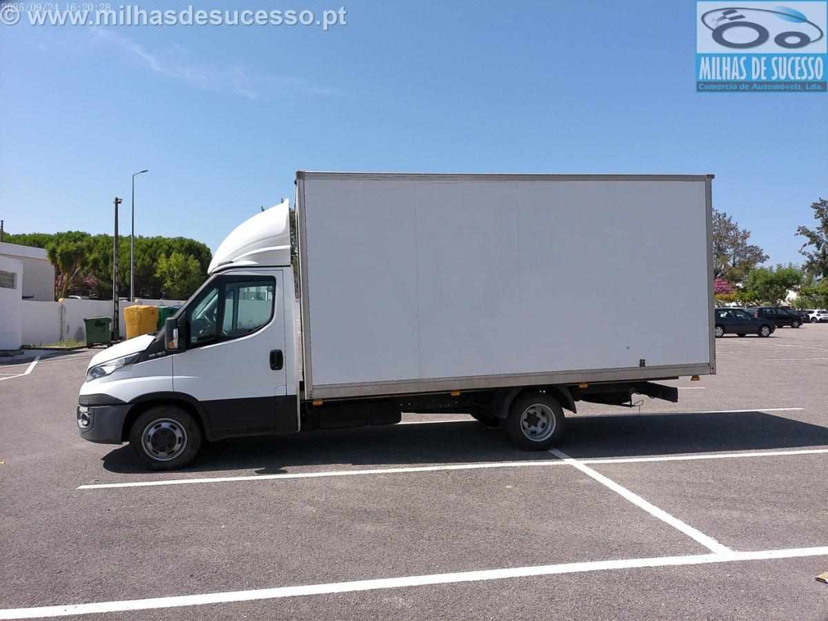 iveco-daily-2-3-145cv-2015-diesel-2287cc