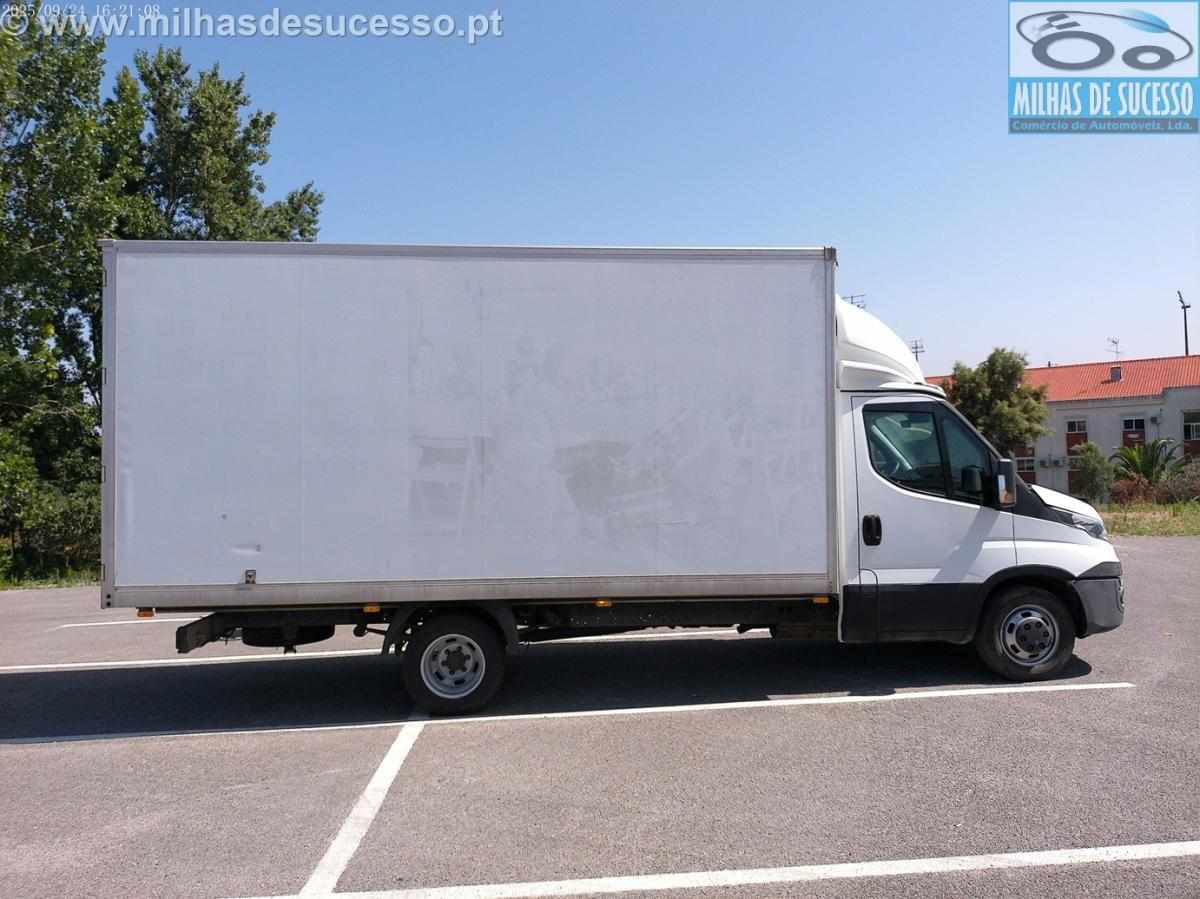 iveco-daily-2-3-145cv-2015-diesel-2287cc