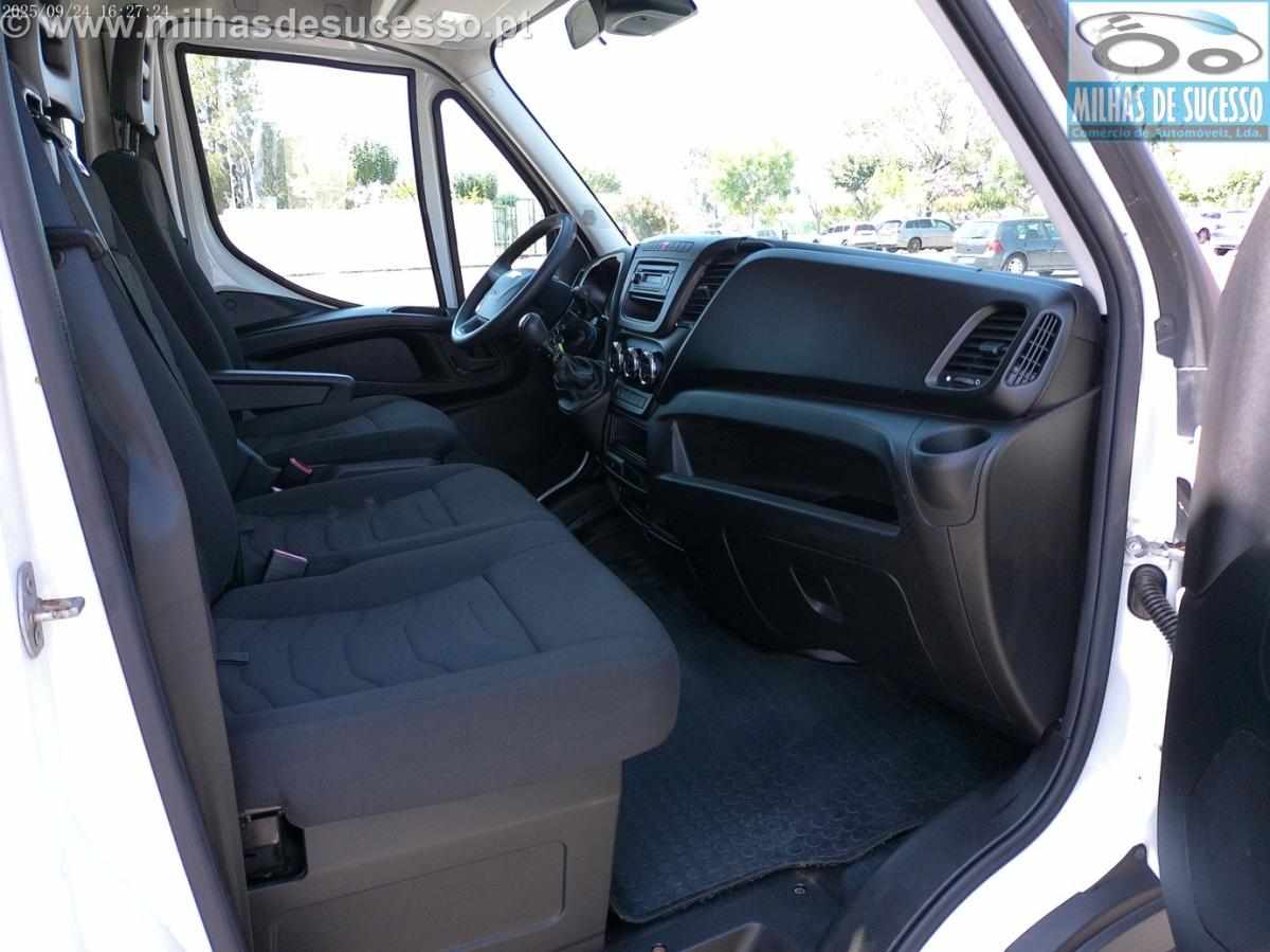iveco-daily-2-3-145cv-2015-diesel-2287cc