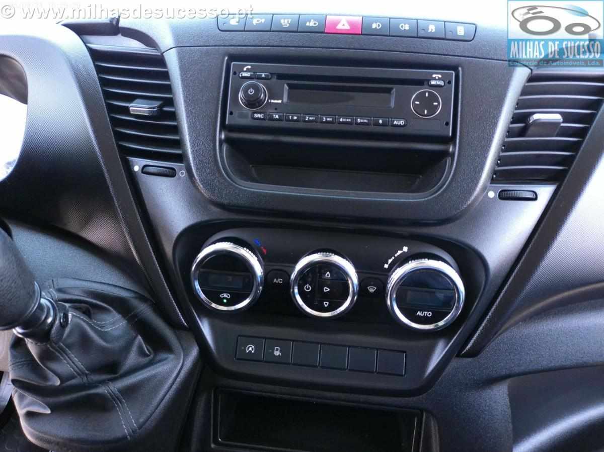 iveco-daily-2-3-145cv-2015-diesel-2287cc
