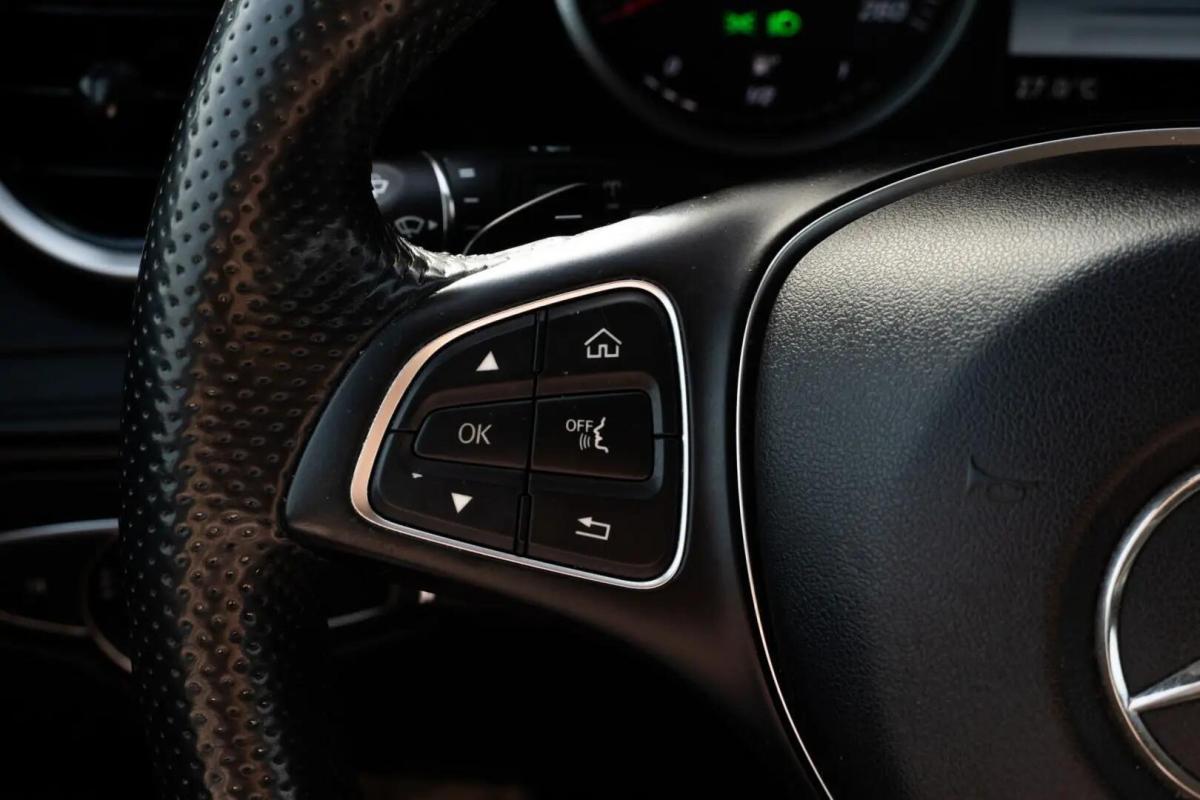 mercedes-benz-glc-250-d-4matic-2015-diesel-2143cc