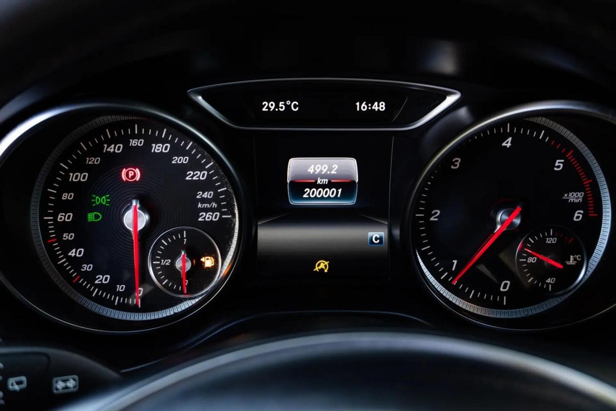 mercedes-benz-cla-180-d-2017-diesel-1461cc