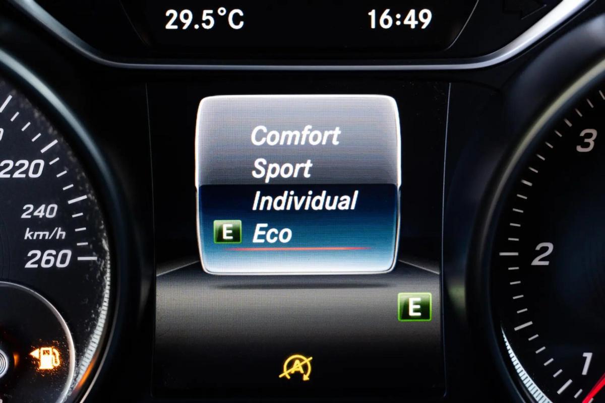 mercedes-benz-cla-180-d-2017-diesel-1461cc