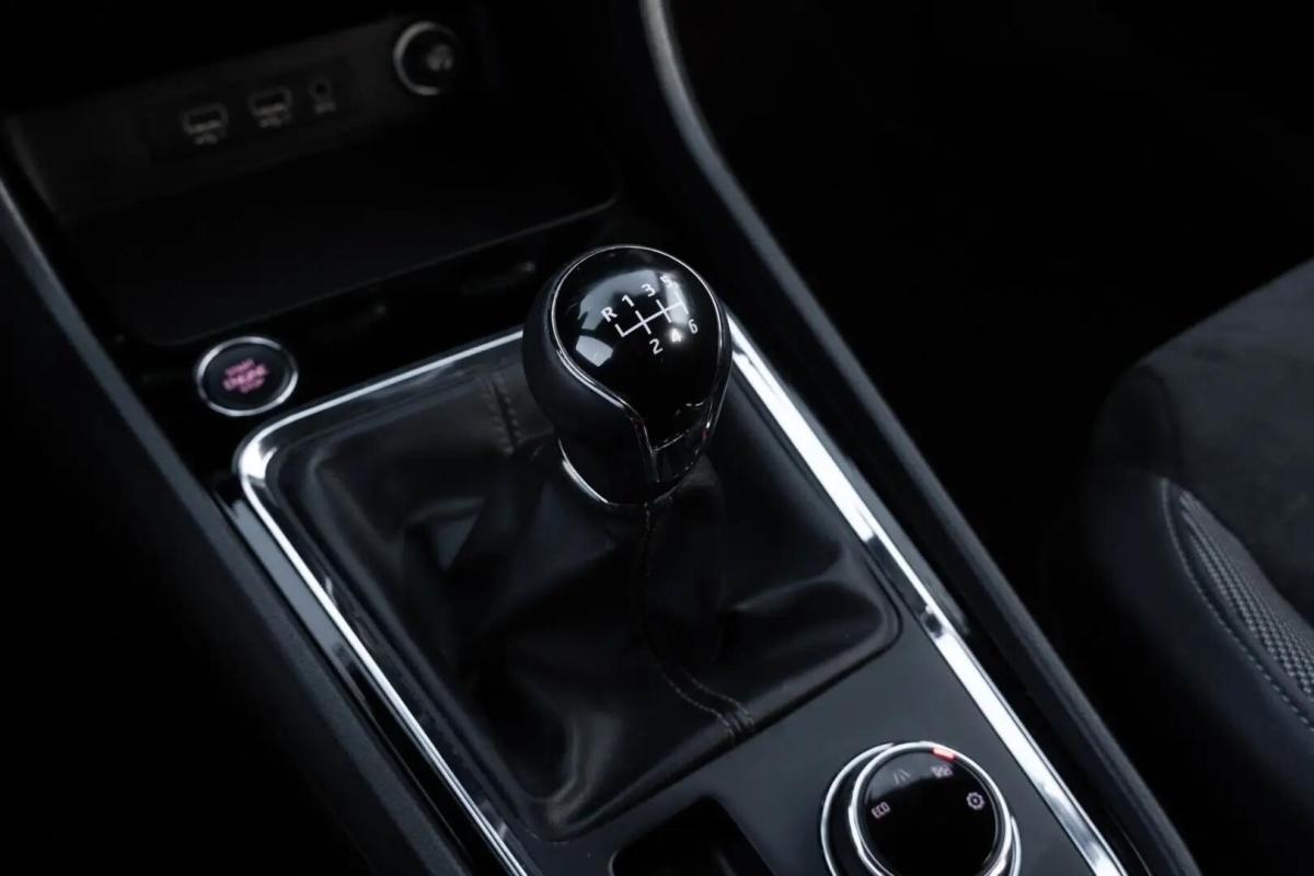 seat-ateca-2018-diesel-1598cc