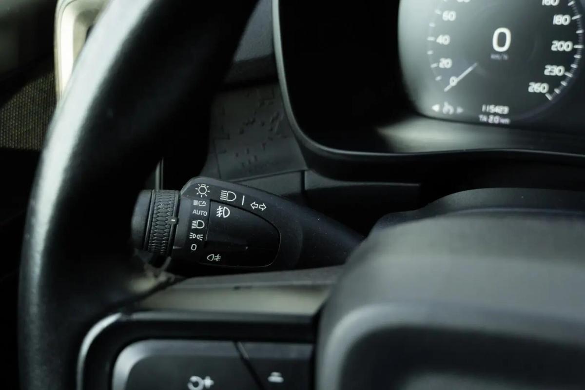 volvo-xc40-2019-gasolina-1477cc