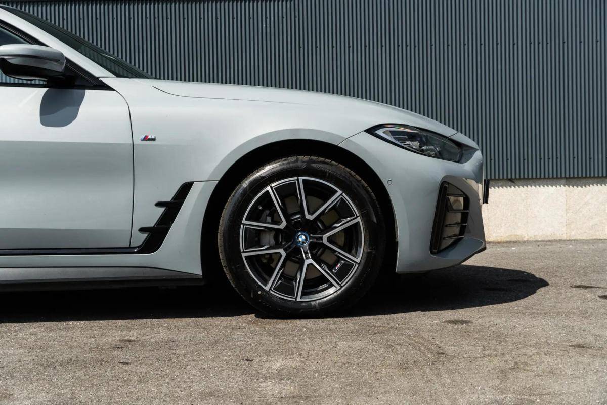 bmw-serie-i-i4-edrive40-2022-eletrico-0cc