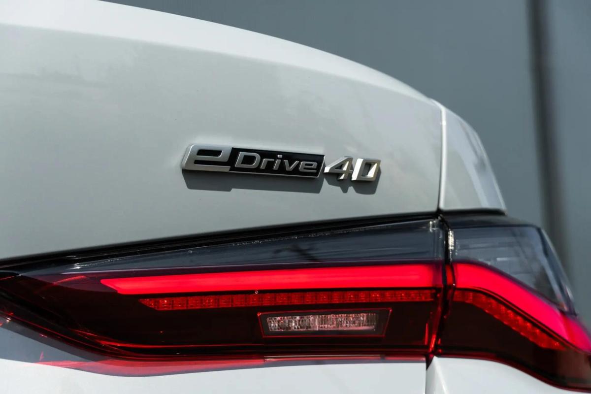 bmw-serie-i-i4-edrive40-2022-eletrico-0cc