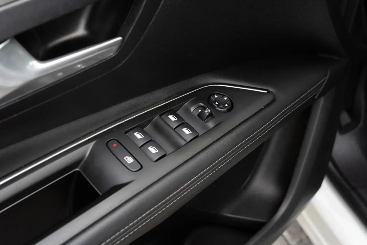 peugeot-3008-2018-gasolina-1199cc