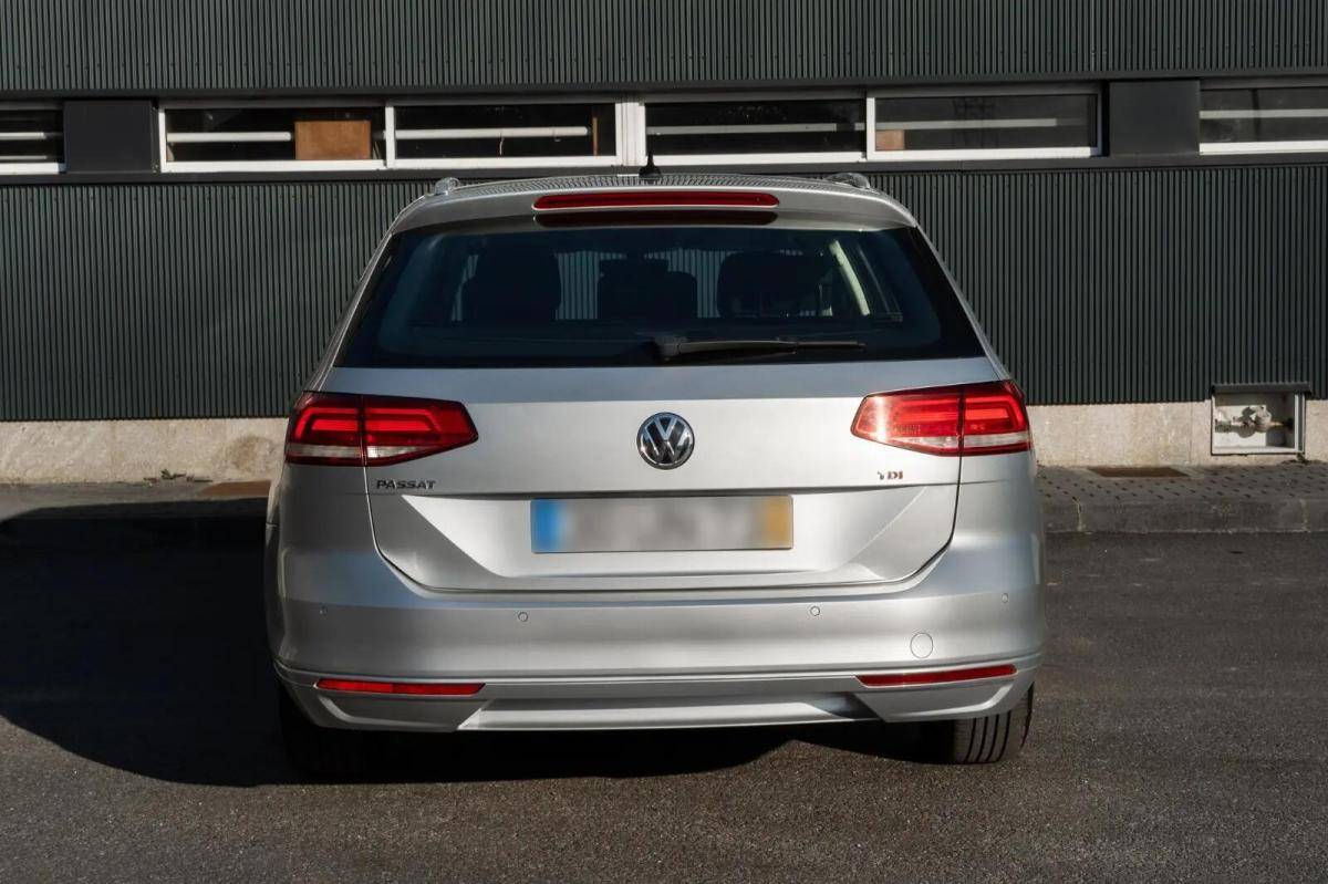 volkswagen-passat-variant-2015-diesel-1598cc